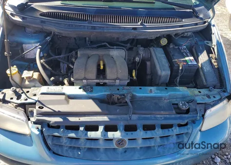 1999 Plymouth Voyager z USA, uszkodzony, nr VIN 2P4FP25B5XR111313